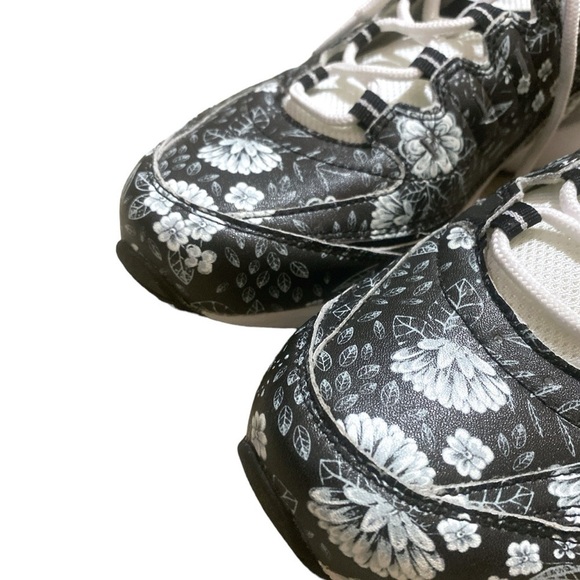 EASY SPIRIT LEATHER Romy Floral Sneaker Women’s Size 11WW Romantic Floral Goth - Picture 10 of 11